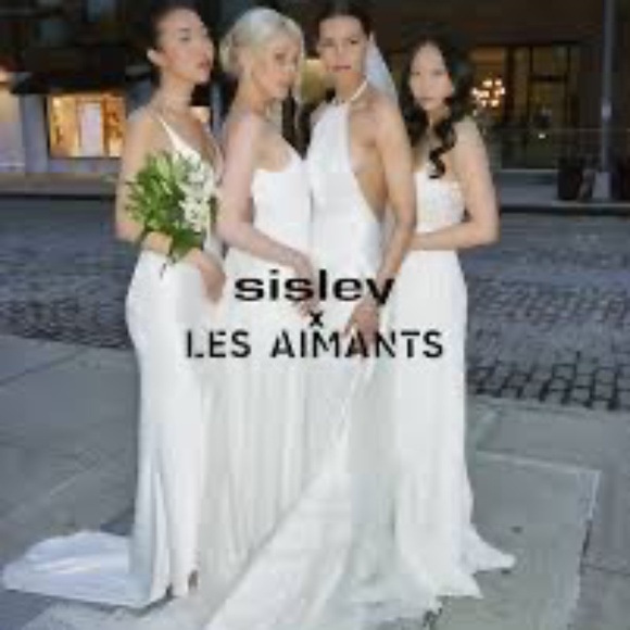 ✨ Custom Les Aimants Wedding Gown – Modern Minimalism with Couture Sophisticatio